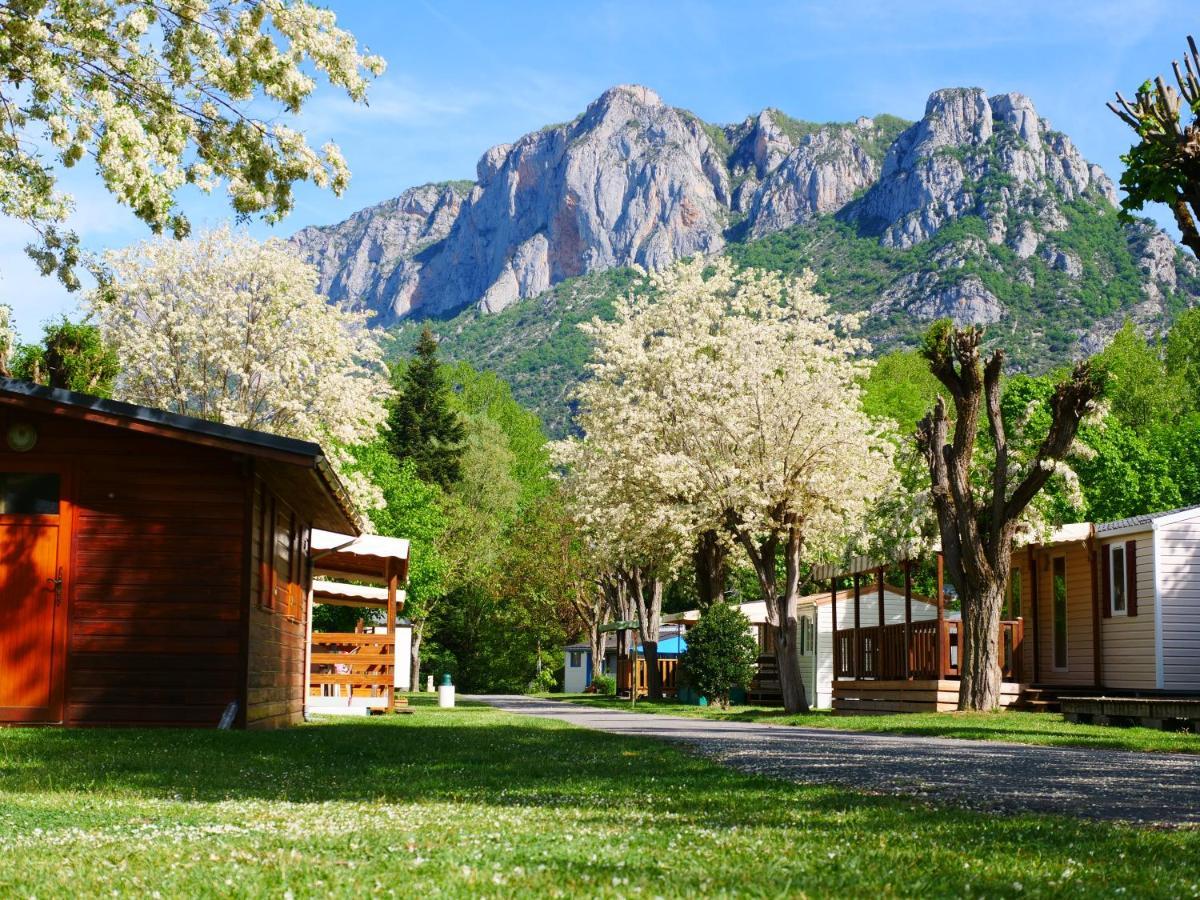 Camping Pays De Beille Ле Кабан Екстериор снимка